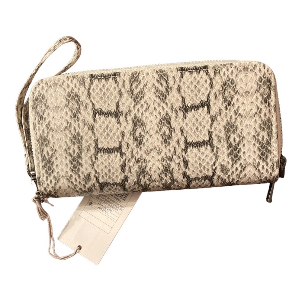 A day now, original Cambodia, wristlet two zipper compartments lots of room